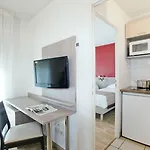 Sejours & Affaires Geneve Les Rives Du Leman Lägenhetshotell Gex
