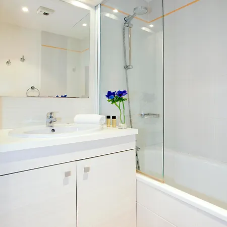 Sejours & Affaires Geneve Les Rives Du Leman Aparthotel 2*